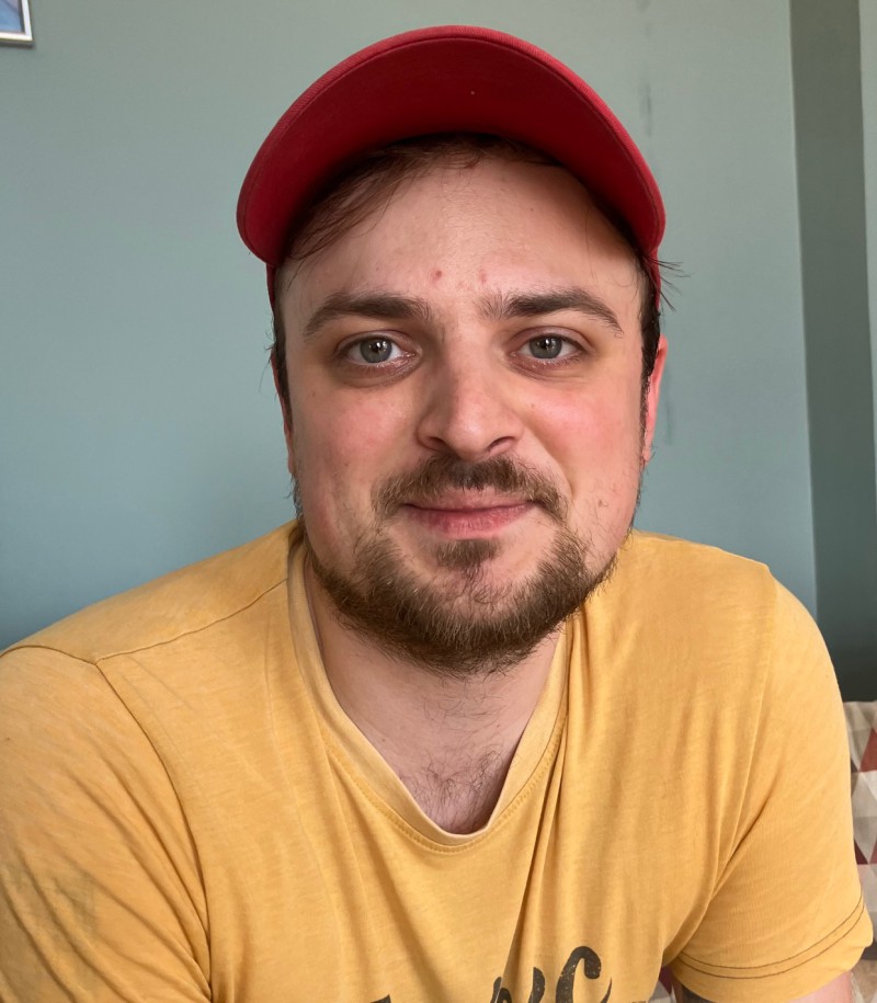Titelbild für: „Wir versuchen, vor allem Ermöglicher von Geschichten zu sein“: Sebastian Adam im Gespräch