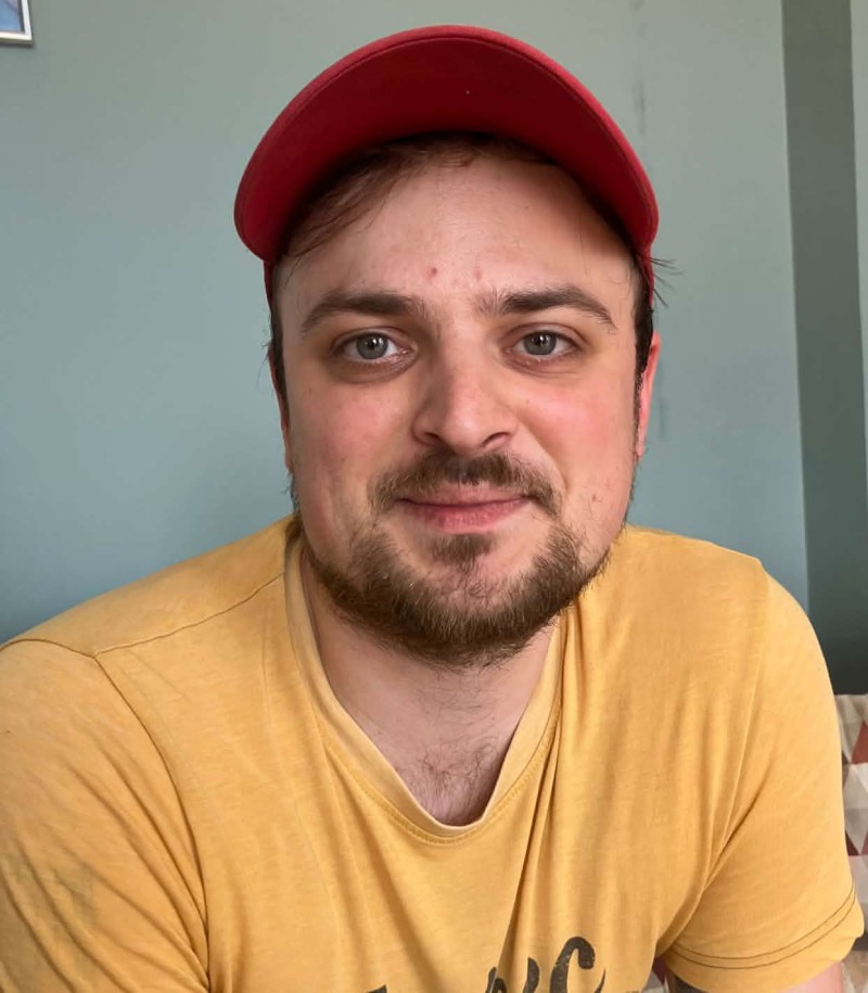 Titelbild für: „Wir versuchen, vor allem Ermöglicher von Geschichten zu sein“: Sebastian Adam im Gespräch